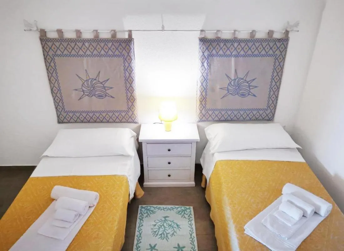 The Fantastic Residenza Badus Two Bedroom Sleeps Six Child Num0824 Badesi Apartamento