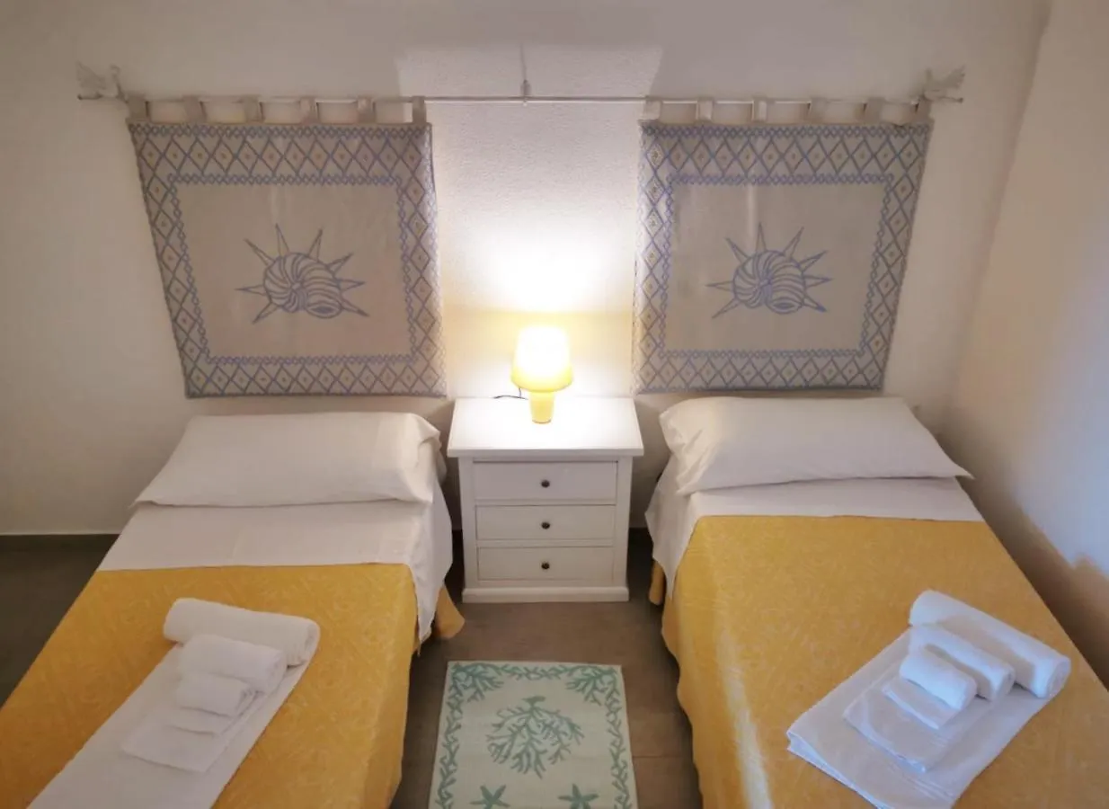 The Fantastic Residenza Badus Two Bedroom Sleeps Six Child Num0824 Badesi