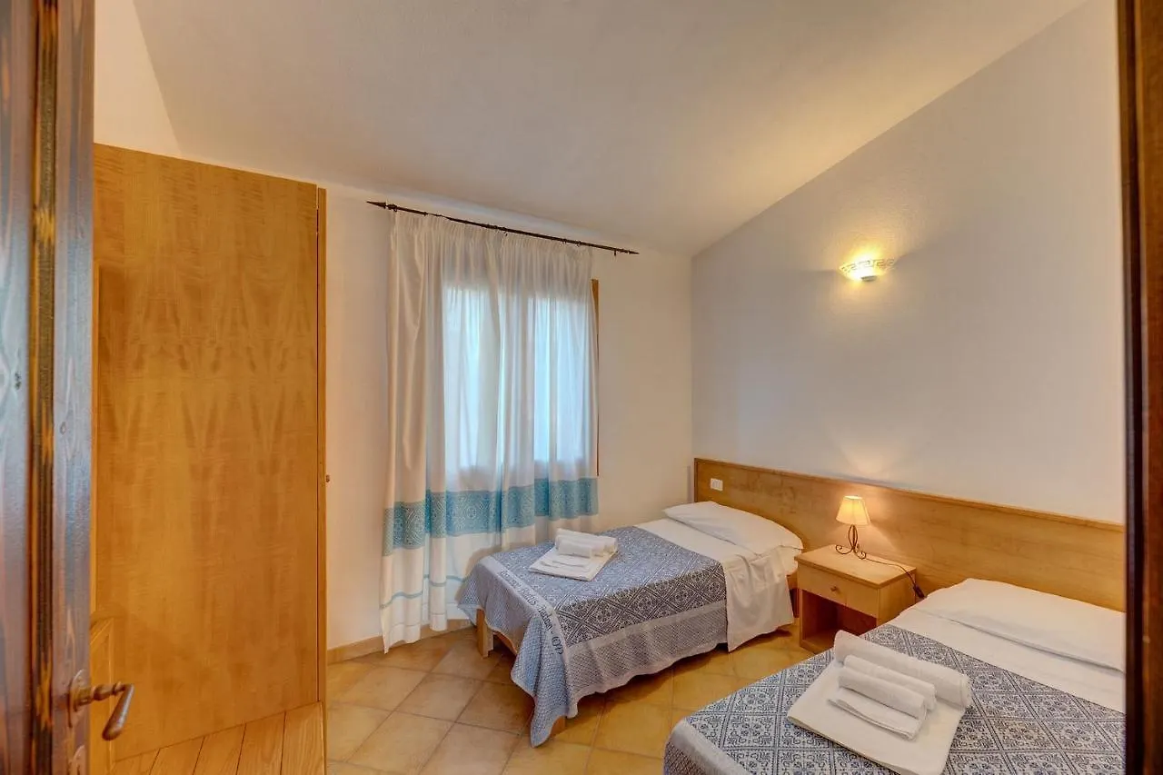 Apartamento The Fantastic Residenza Badus Two Bedroom Sleeps Six Child Num0824 Badesi Italia