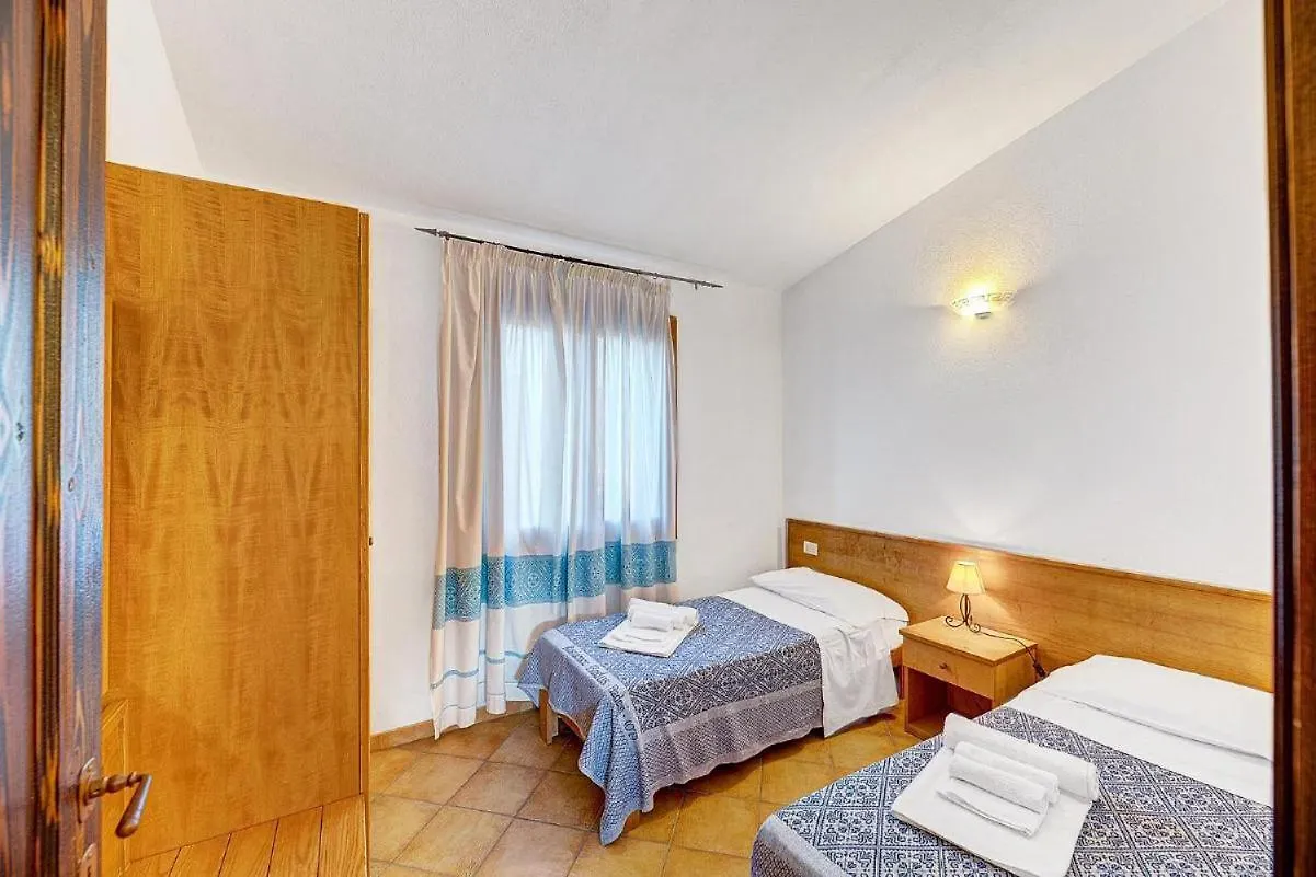 The Fantastic Residenza Badus Two Bedroom Sleeps Six Child Num0824 Badesi 0*,  Italia