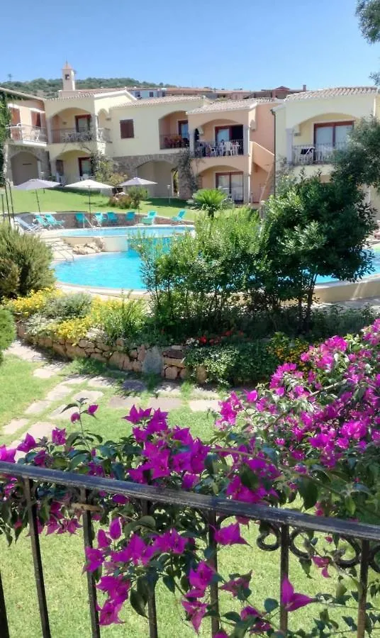 The Fantastic Residenza Badus Two Bedroom Sleeps Six Child Num0824 Badesi