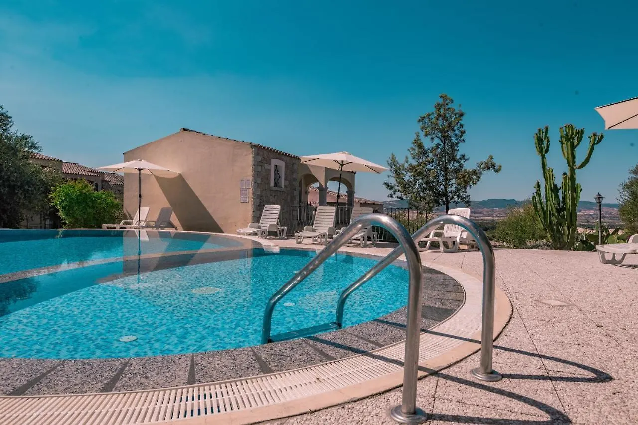 The Fantastic Residenza Badus Two Bedroom Sleeps Six Child Num0824 Badesi