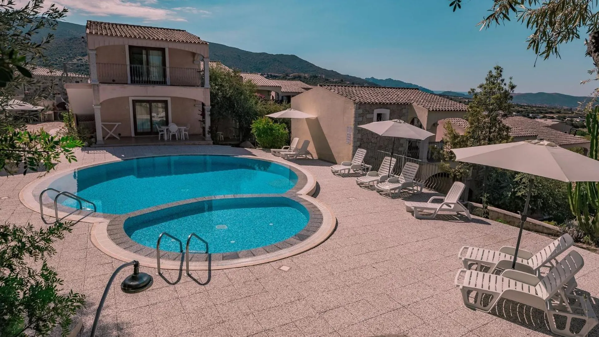 The Fantastic Residenza Badus Two Bedroom Sleeps Six Child Num0824 Badesi Italia