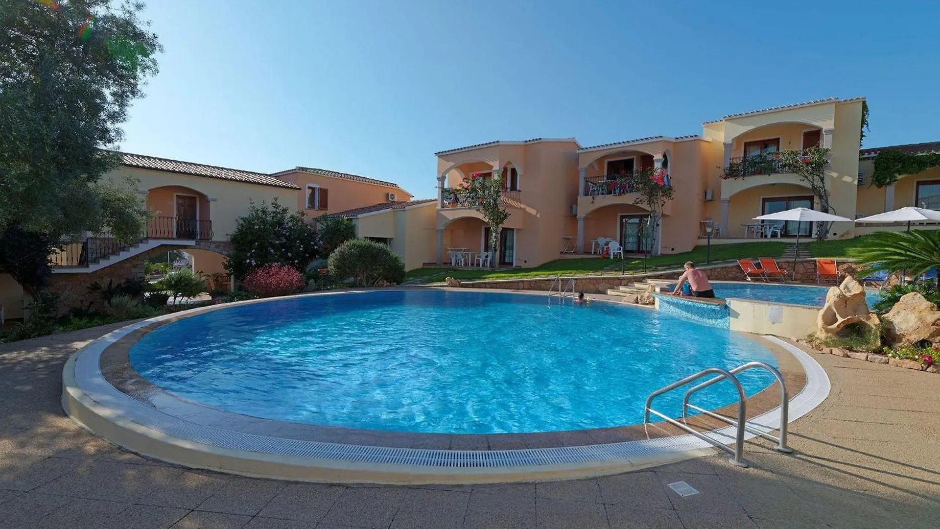 The Fantastic Residenza Badus Two Bedroom Sleeps Six Child Num0824 Badesi Italia